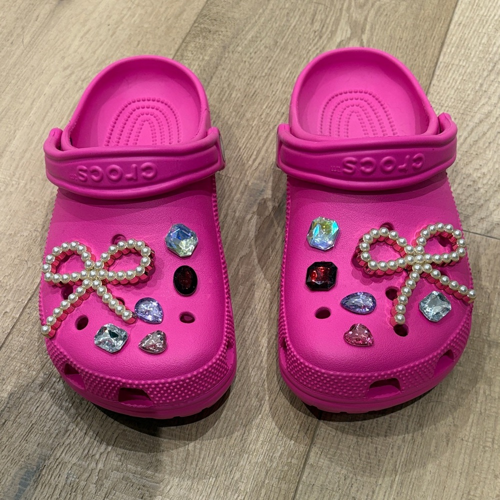 NEW Crocs size 8 W with embellishments